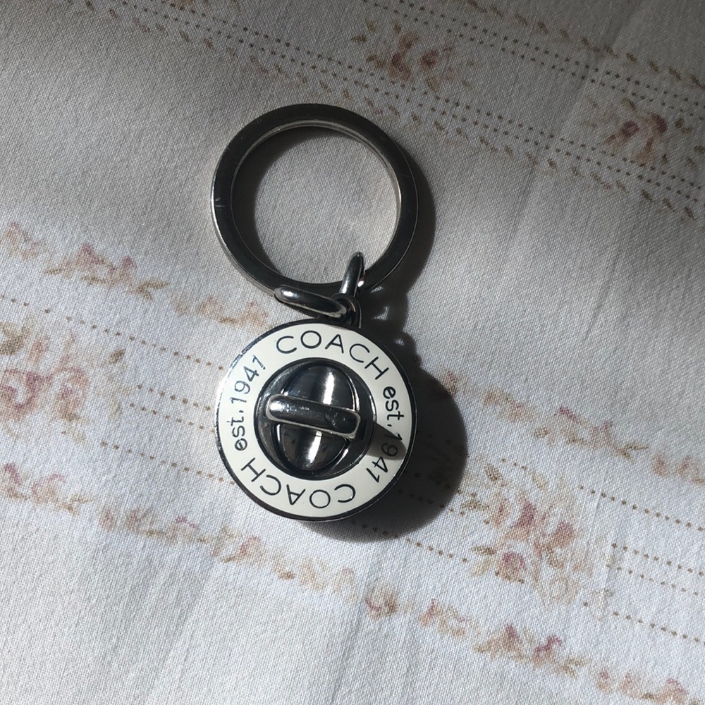 Coach Valet Keychain Key Fob White 🤍